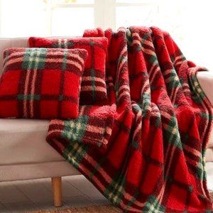 BIRCH Trails Holiday Prints 3 Pack Decorative Pillows and Throw, 50 x 60